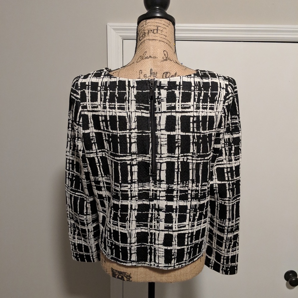 Blk/Wht Top - Picture 5 of 5